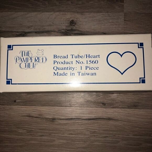 Pampered Chef Heart Shaped Bread Tube - Picture 1 of 5